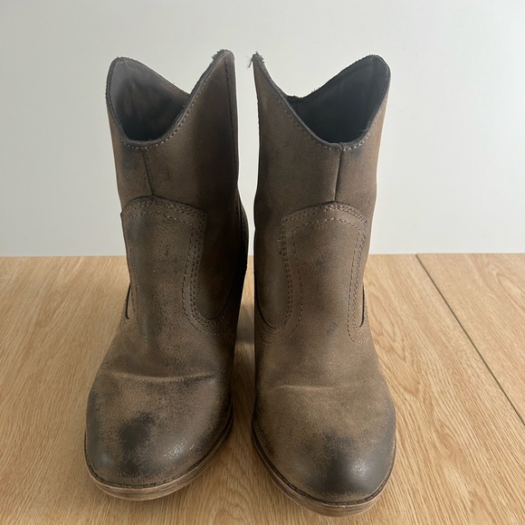 Rocket Dog Women’s Booties | size 7 - Picture 6 of 6